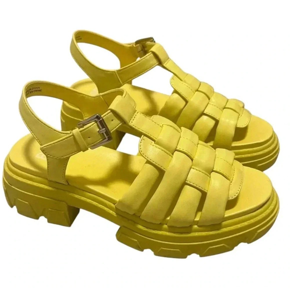 BP. Yellow women’s sandal size 6, slight heel with buckle, never worn condition - Picture 2 of 7